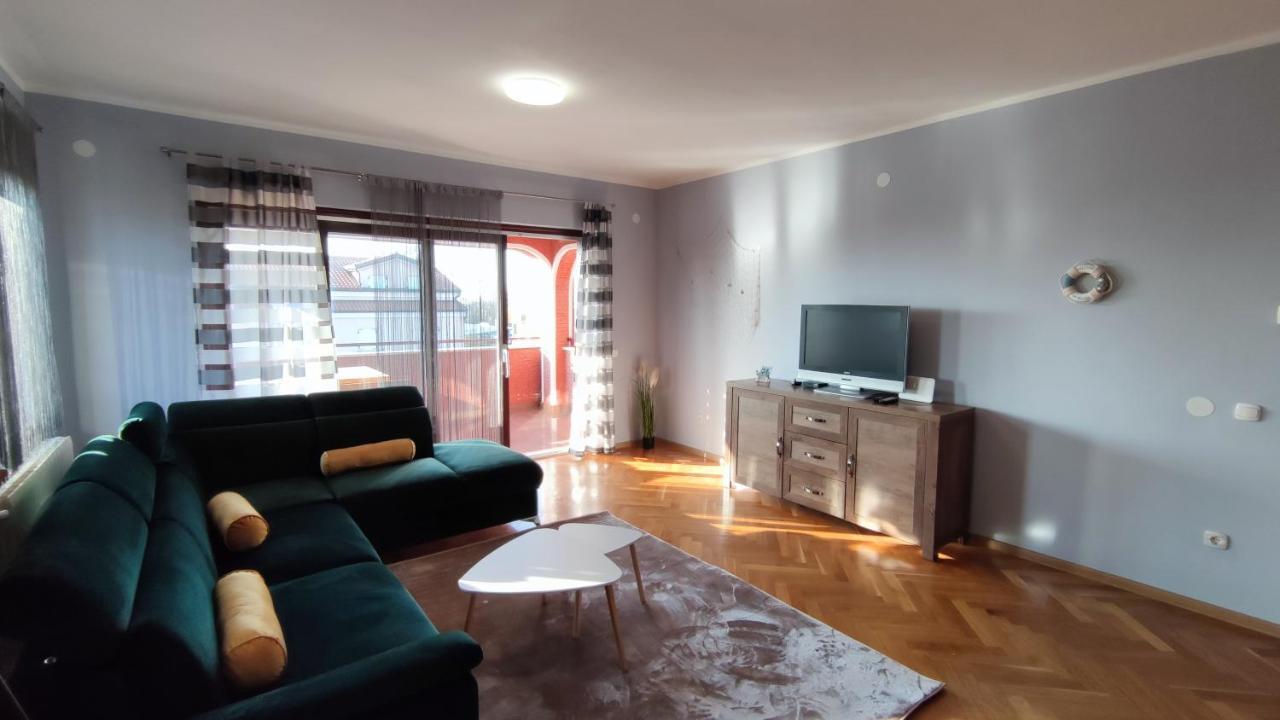Apartments Marla Пореч Екстериор снимка